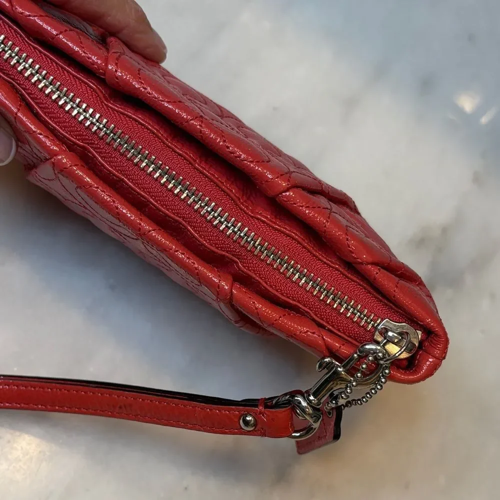 Coach Wristlet Bag Purse Leather Signature OpArt Logo Quilted Clutch Mini Bag